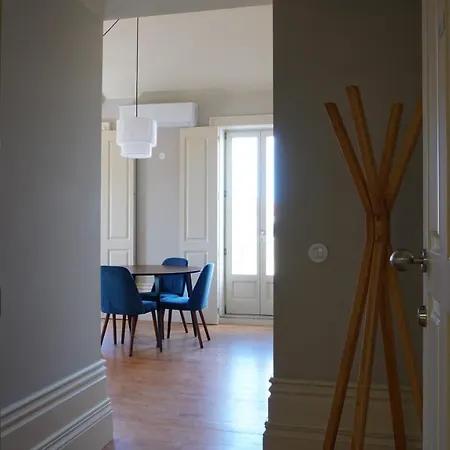 Palace 3*